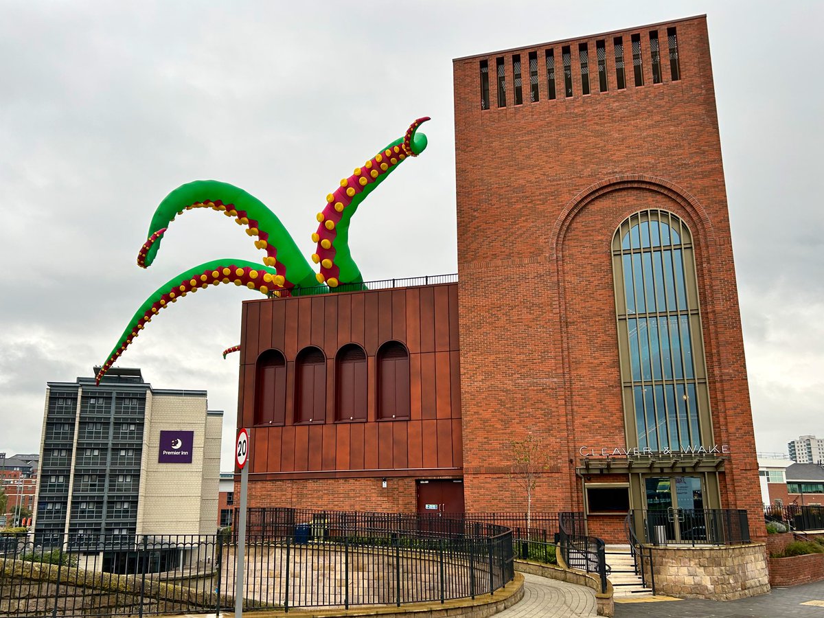 And then there was the time that an Octopus escaped from the Nottingham to Beeston Canal and attacked Cleaver & wake! @IslandQuarter