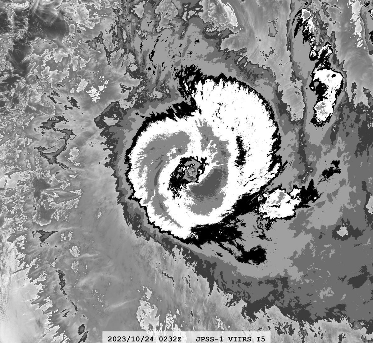 zeb199818's tweet photo. #01P Tropical Cyclone #LOLA
Satellite: #NOAA20 #JPSS1 #VIIRS
Time : 2023/10/24 0232Z https://t.co/lUpJ6wQqS3