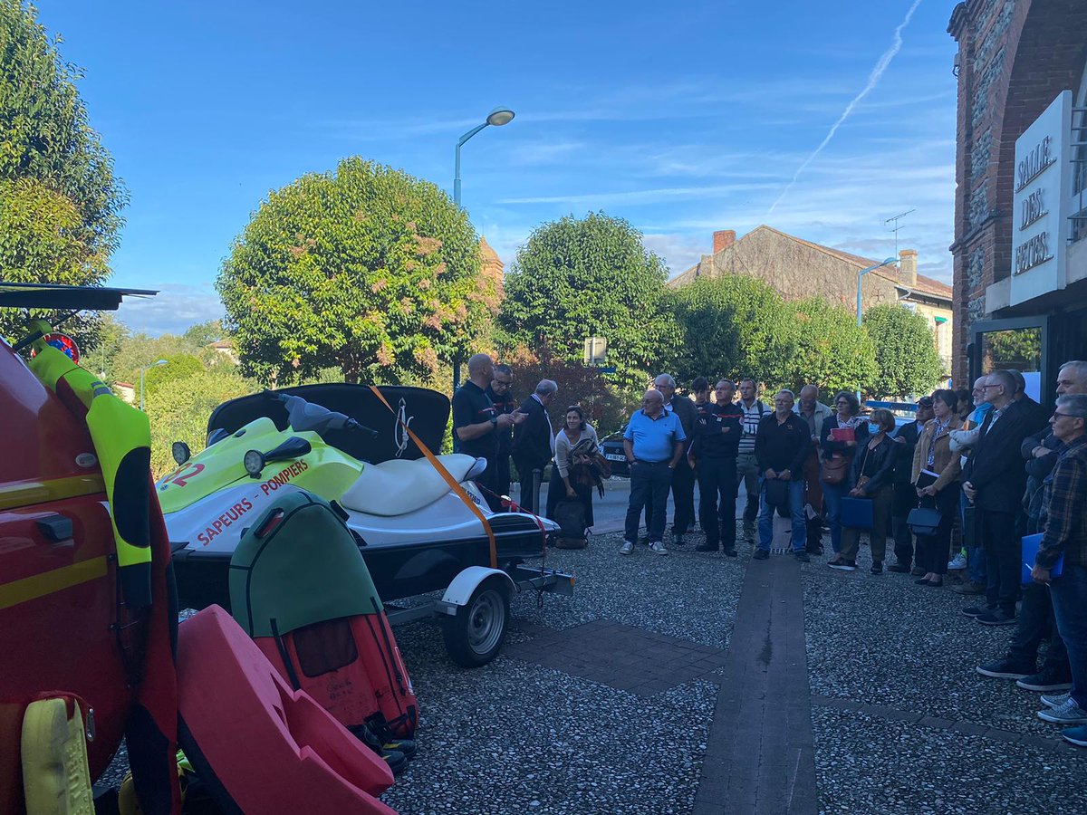 Madame Bénédicte Martineau, directrice de cabinet du Préfet, était à #VerdunSurGaronne ce 23 octobre à l'occasion de la tenue d'un atelier d’acculturation au risque #inondation. Il s’inscrit dans une programmation riche dans le cadre de la #JNR2023. > shorturl.at/lrxHV