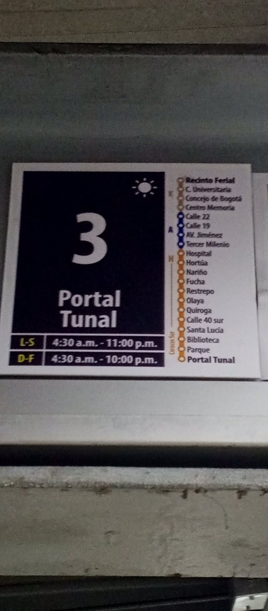 edwincespedest's tweet photo. @TransMilenio No se puede confiar en uds. Necesito el servicio desde las 4 am y salí con ese tiempo y me doy cuenta que hay otra información, la ruta 3 al tunal en la app dice 4 am y llego a la estación y dice 4:30 am... Ya llevo 30 minutos de retraso para hacer transbordo a Suba a mi trabajo https://t.co/3CycbGZuUz