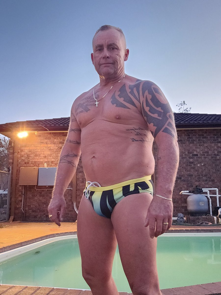 AussieDaveyJ's tweet photo. Great night forva swim 

#speedoboy #speedo #gaymuscleboy #gayman #tanlines https://t.co/POu440cteJ