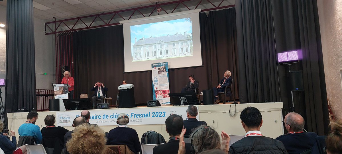 RoffignacDe's tweet image. [ Séminaire de clôture Fresnel 2023 ]
 En 1823 Augustin #Fresnel expérimente sa lentille sur le Phare de #Cordouan. 200 ans plus tard sa lentille permet d'éclairer tous les phares du monde 🌍
@Gardien2Phare @MerGouv @MinistereCC @UNESCO_fr @gironde  @departement17