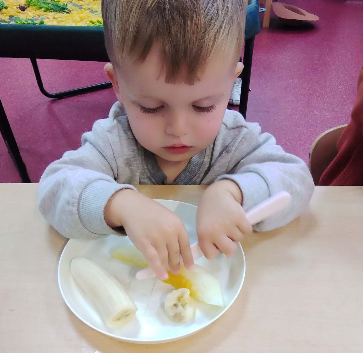 JancettGroup's tweet image. Our Jancett Newminster children have been creating their own snacks using some of the fruits in their Core Book Handa's Surprise! It was yummy! #corebook #fruit #jancettcommunityofnurseries #morden #merton #newminster