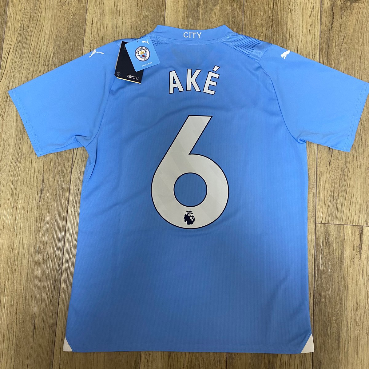 pokepoke_fire's tweet photo. 🏆SBもCBもお手のもの！🏆

🎁第11回マンチェスターシティ企画🎁

🔥ユニフォームhome🔥
【笑顔が素敵なナタン・アケ！】

⬇️応募方法⬇️
✅ @pokepoke_fire をフォロー
✅この投��をRT
✅好きな選手をリプ

📅10月29日(日)〆切

#マンチェスターシティ
#プレミアリーグ 
#ブライトン https://t.co/XbtS7cq9PX