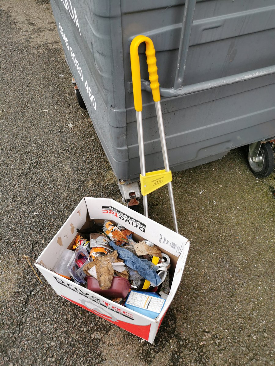 Some recent litterpicks from outside all the branches I deliver to. Takes 5 minutes but makes such a difference. #keepbritaintidy  #bepartofthesolution  #gsf