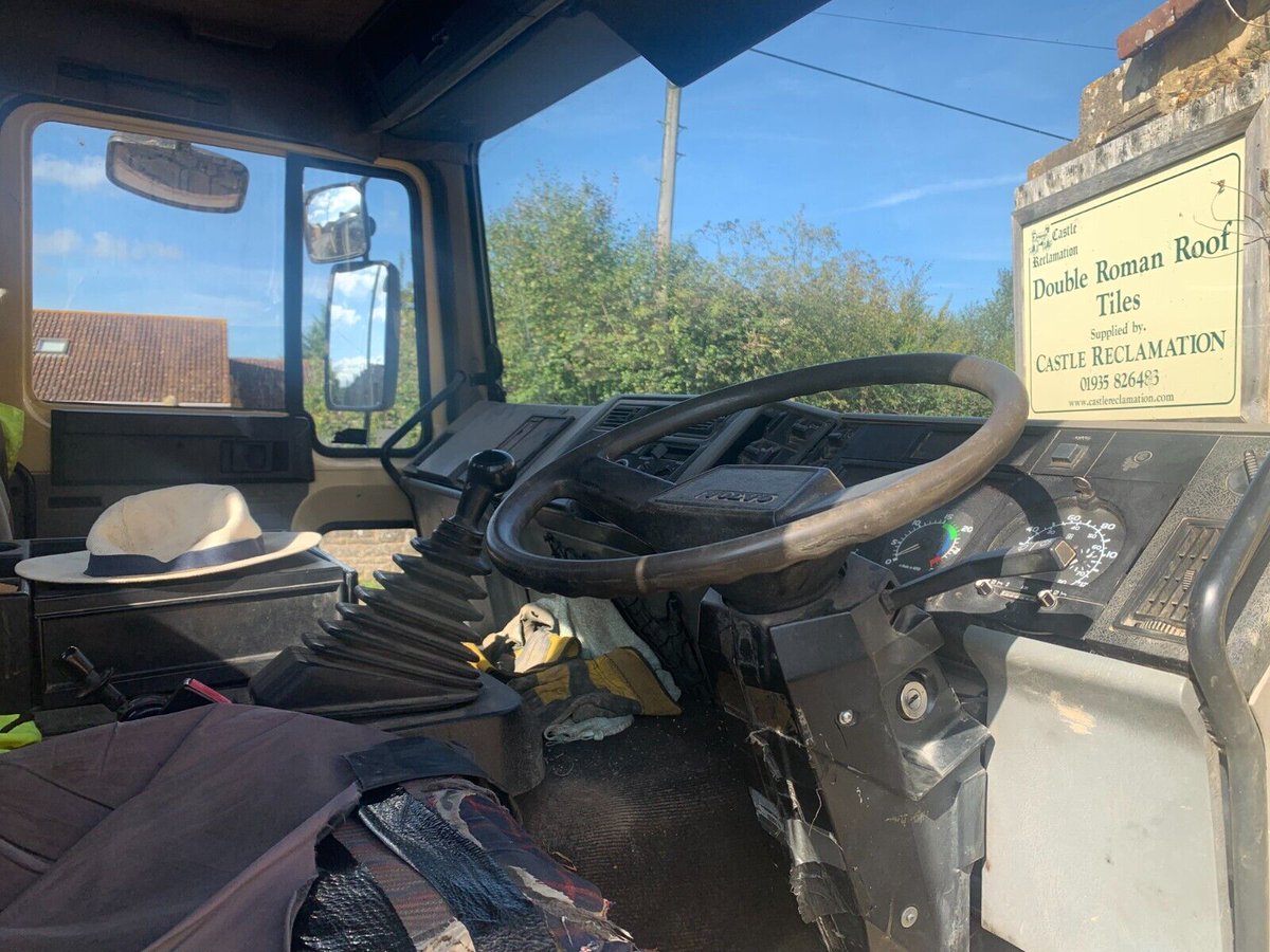 castlerec's tweet photo. We have a new (to us) lorry so selling our old one if you know of anyone who might be interested. Ideal for export.
Volvo FL6, 18 ton 4x2 lorry,
17ft long, dropside body with underfloor tipping gear,
Atlas crane, with double hydraulic extensions,
Year 1998 
MOT'd till 31/05/24, https://t.co/3RsZCrrXci