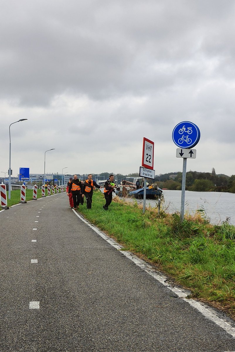 LeeJuffermans's tweet photo. Emanuel net voorbij de Bosrand. @Strontrace https://t.co/IB7VWmYamz