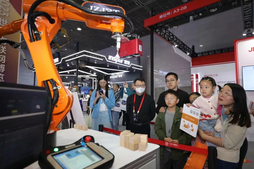 WuxiCity's tweet photo. The World Internet of Things Exposition 2023 (#WIoT), the largest #IoT gala in China, yielded kaleidoscopic yet substantial fruits, further strengthening #Wuxi's stronghold in the industry. Read more: https://t.co/s5z7zC9Xys #WuxiUpdates https://t.co/ck0ZcY2Z7i