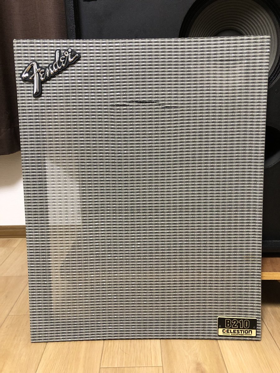 ddd0269's tweet image. スピーカーキャビのグリルクロスが破れてしまったので張り替えたいのだけれど、このfender製と同じグリルクロスがどうやったら入手できるのか情報お願いします。
ちなみにネットで調べても扱ってると思われるサイトのサンプル画像が手持ちのグリルクロスと同じものか分かりにくい。
#fender
#fenderamp