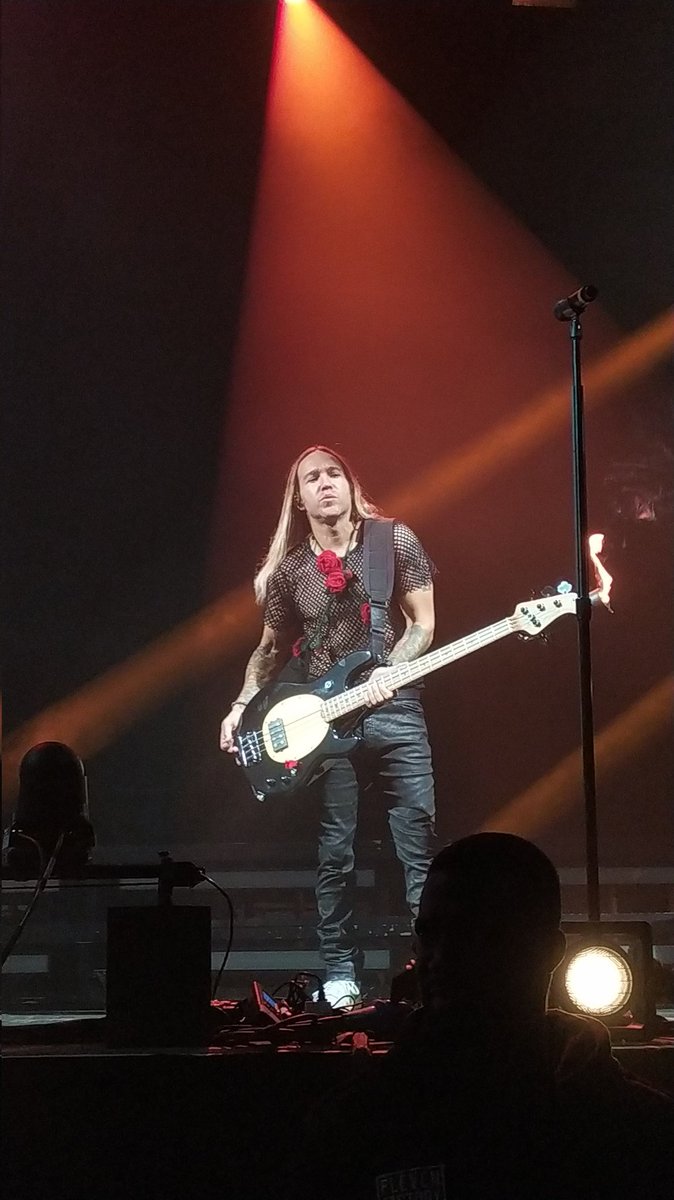 NoxiaAeris's tweet image. Fall Out Boy in Paris - 23/10/2023
Best night ever