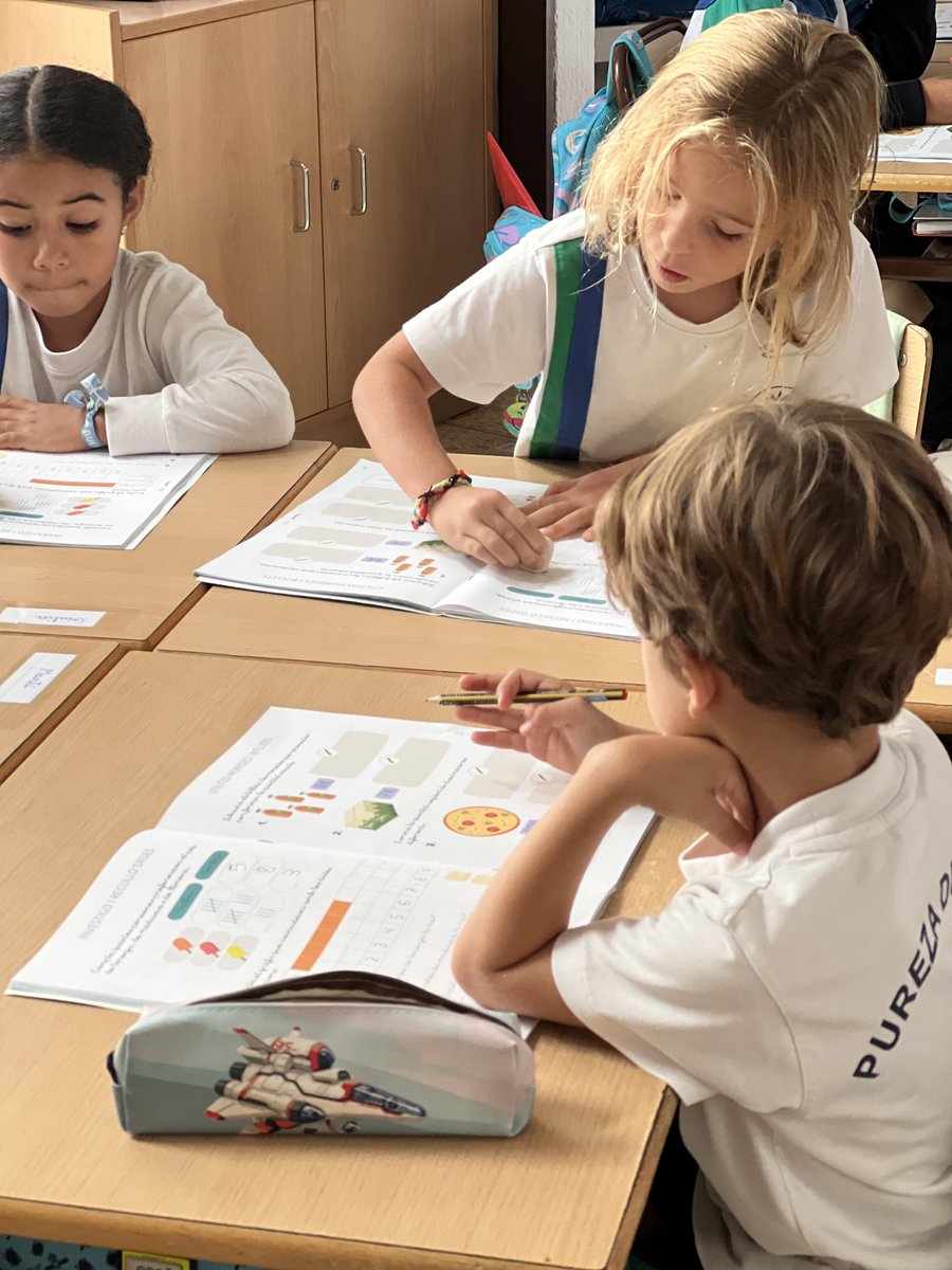 pmariasantcugat's tweet photo. A primer fem matemàtiques interpretant les gràfiques #mates #iiin #santcugat #primaria https://t.co/9YVHIZyZkA