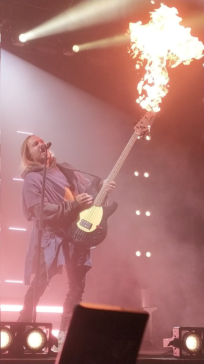 NoxiaAeris's tweet image. Fall Out Boy in Paris - 23/10/2023
Best night ever