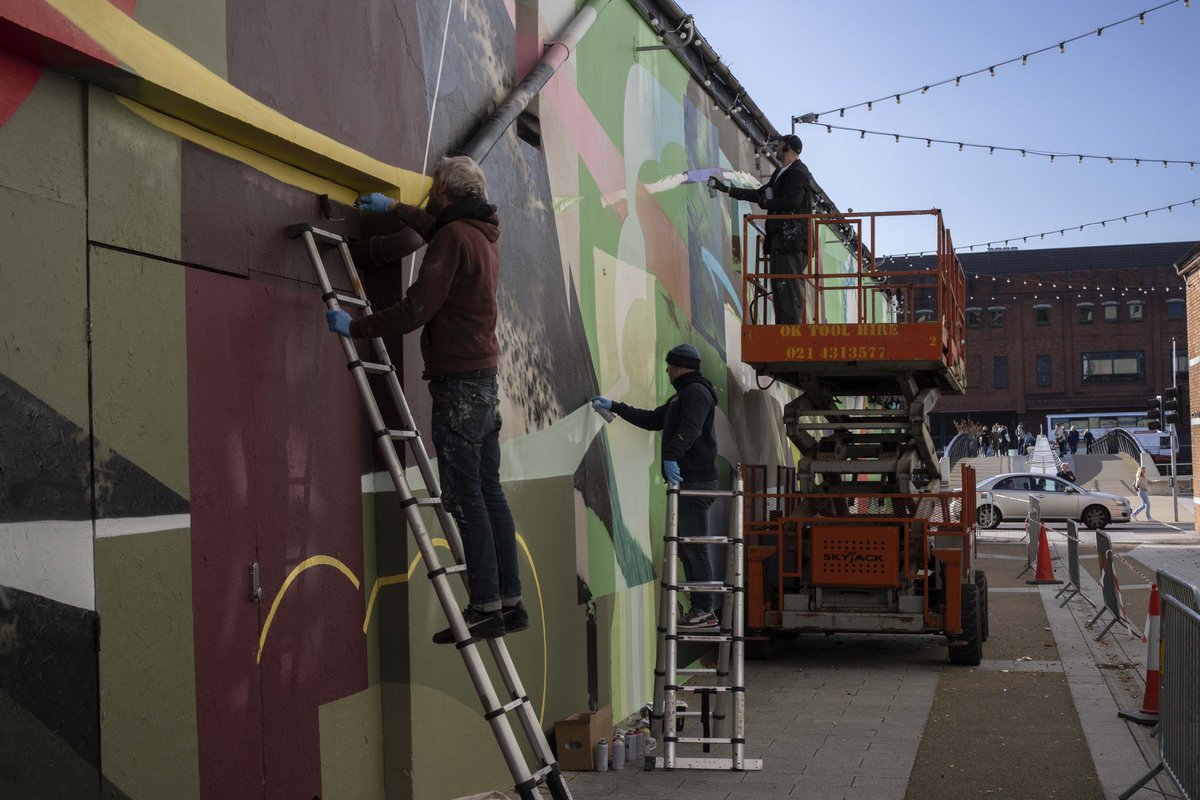 ArduStreetArt's tweet photo. Recent work-in-progress shots of Ardú’s striking new mural on Harley Street, Cork 💥 

🎨 A collaboration by James Earley, Tony Byrne, and Cian Walker.

📸 @claremkeogh https://t.co/QxM9RnGawq