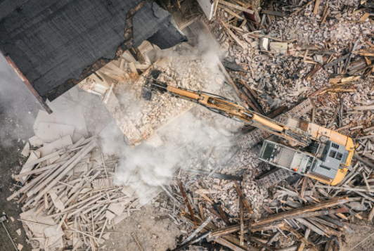 Construonetwork's tweet photo. The owner of a luxury hotel in Windsor, designed by Glasgow-based architect Unum, which breaches planning conditions, has offered to knock down a derelict house instead of the hotel 👀📝
https://t.co/sy9FLeYOuB
#LuxuryHotel #Windsor #PlanningConditions #DerelictHouse https://t.co/UvE7riwKsN