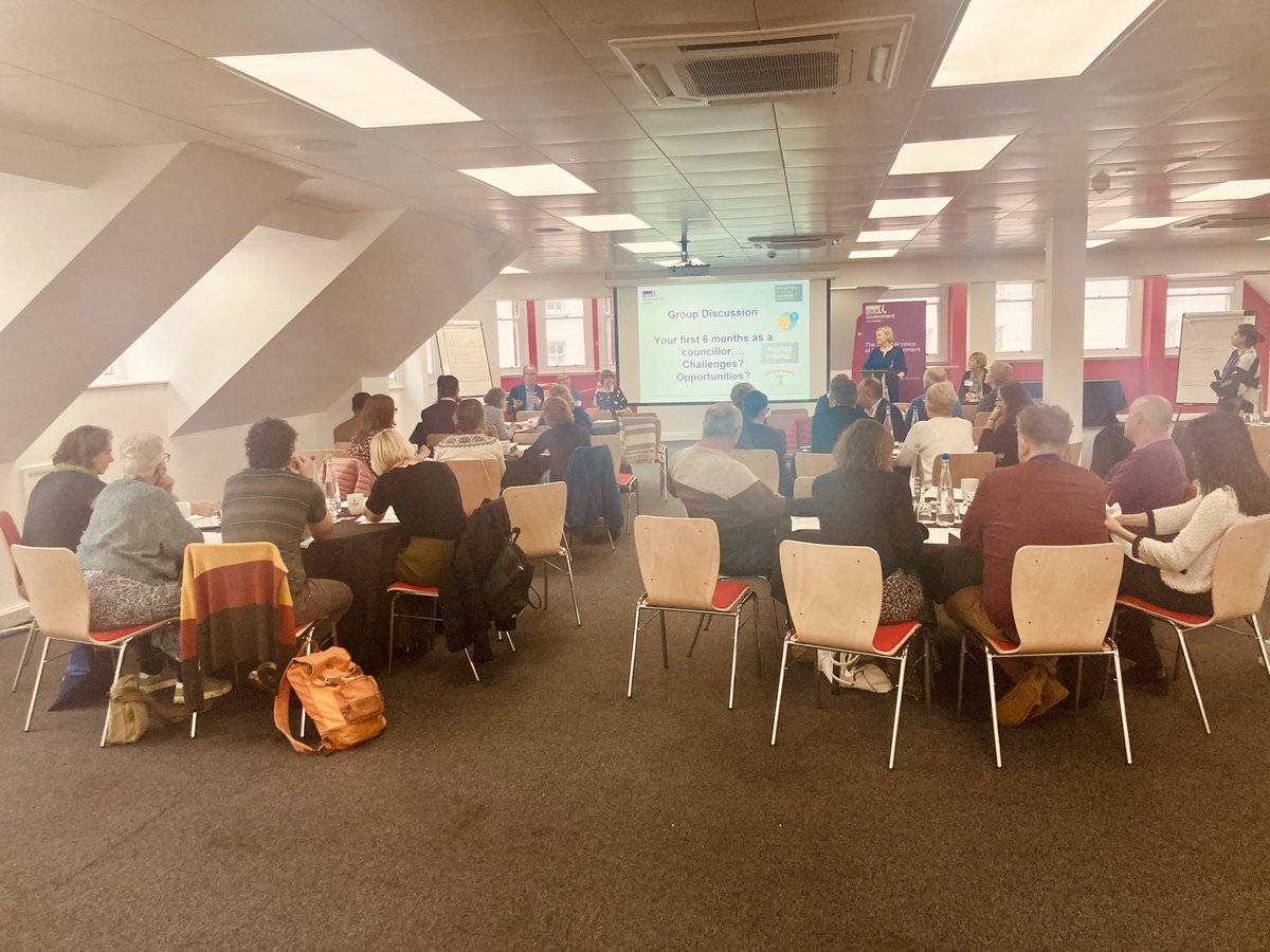 🙌 Great to be meeting with so many new Councillors today in the West Midlands at our Six months in: session for newly elected Members 🙌 <a href="/LGAcomms/">Local Government Association (LGA)</a> <a href="/HelenMurrayLGA/">Helen Murray</a> <a href="/RajKhera85/">Raj Khera</a> @Lisa_Smart