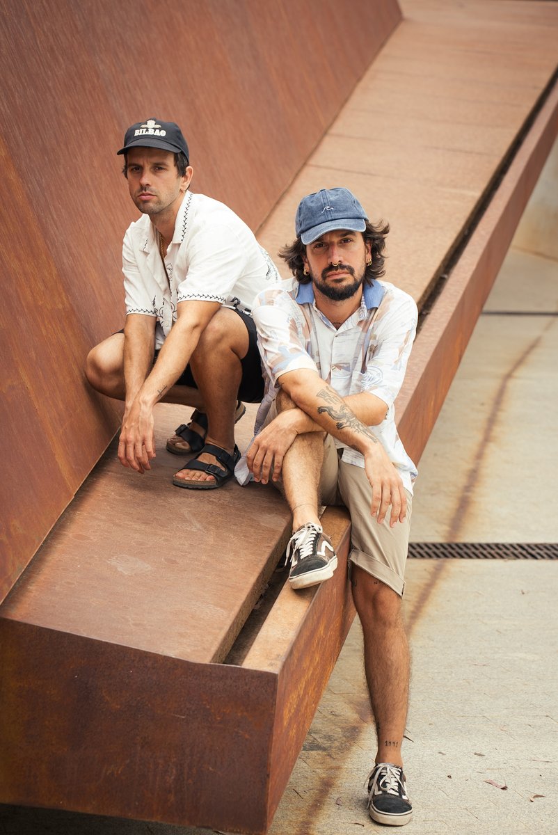 A deu dies vista del seu debut, els <a href="/PuniksEivissa/">Púniks.</a> ens parlen de la seva música, de la seva illa i de l'escena musical eivissenca.

Programa per ballar, escoltar i reflexionar tot a l'hora, el NOTA DE VEU d'avui és com un tres en un.

📻 14h #NotaiCat amb en <a href="/franclluisgiro/">Franc Lluis Giró</a>.