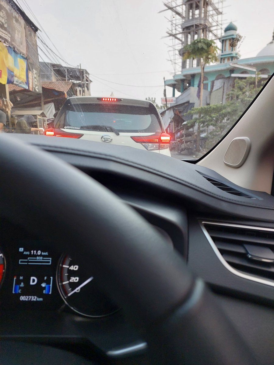 shintapriani's tweet photo. Plisss plisss percepatan perbaikan jalan hampir sebulan blm selesai, dampaknya macetttttt daerah benda jurumudi @Kota_Tangerang @AboutTNG https://t.co/1Ky2PGvv1U