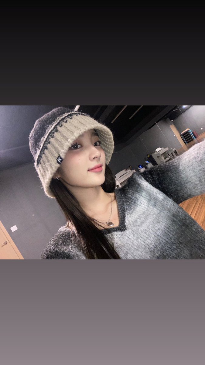 I_m_chillin's tweet photo. 초코송이 먹고싶다 달달구리 최고야🤤🤎

#지원이지유 #울지로입구 #지_원이에게_로 #최애는_평생이지로
#ICHILLIN #아이칠린 #E_JI #이지 https://t.co/DNyyQMVVds