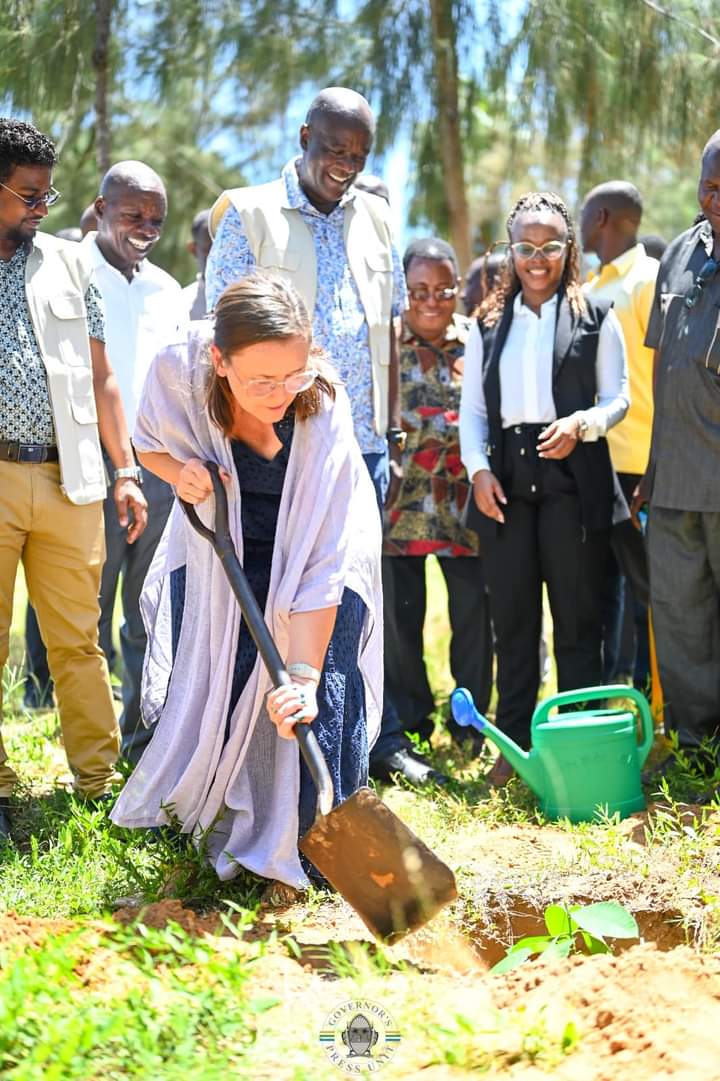 A transformational journey begins at Dabaso Primary School! Witness how #MungaroDelivers and Tujenge Kilifi are fostering a sustainable future through the ReSea Project.