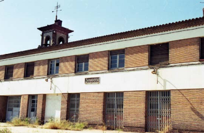 transportesgob's tweet photo. Años clave del nonagenario complejo ferroviario #ZaragozaDelicias🗓️

⚒️1928. Inicio de las obras.

🎀1933. Inauguración.

🔐2000. Clausura de las antiguas instalaciones.

🏛️2002. Declarado Bien Catalogado del Patrimonio Cultural Aragonés.

#RevistaMITMA🗞️https://t.co/0uJhP2BI0E https://t.co/V7cYMssTqc