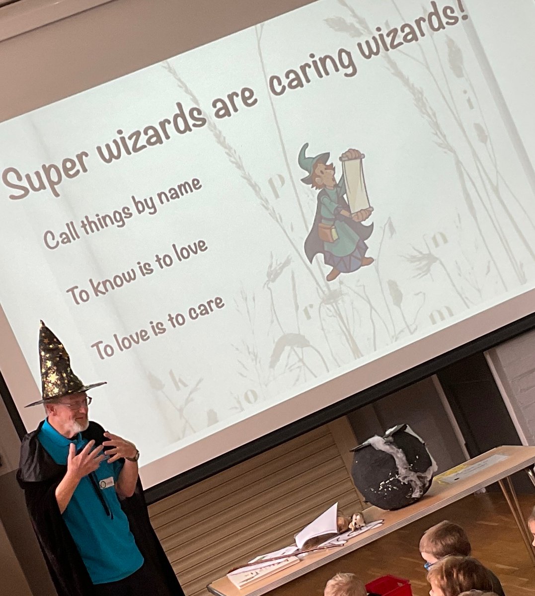 Wizard Furze-pig from @WorcsWT came to teach us about amazing acorns this morning! We found out how Oak trees are home to lots of wildlife and that learning the names of animals and plants help us to care.