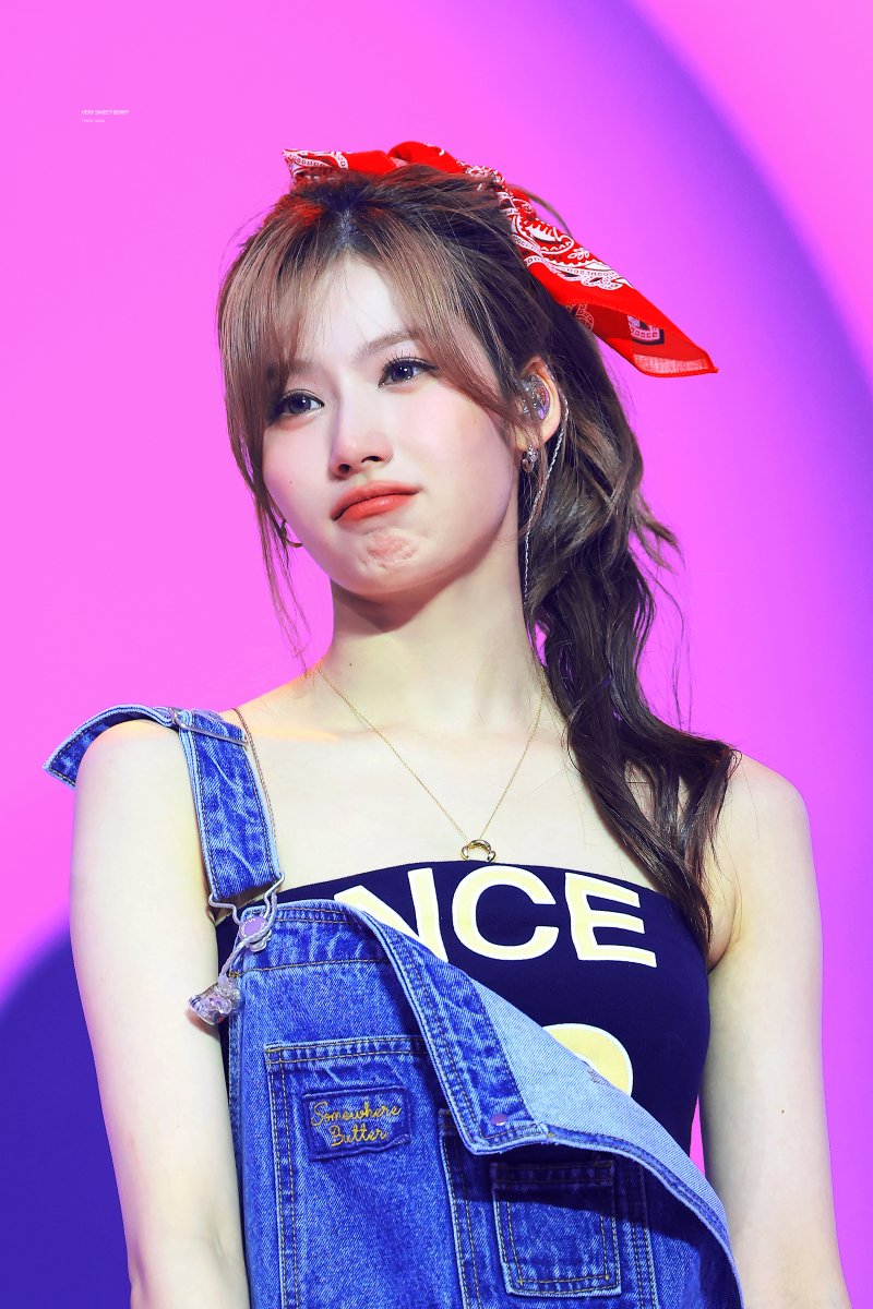 VSB_1229's tweet photo. 231021 HQ 2p

#트와이스 #TWICE #사나 #SANA #サナ https://t.co/9TXYiWepym