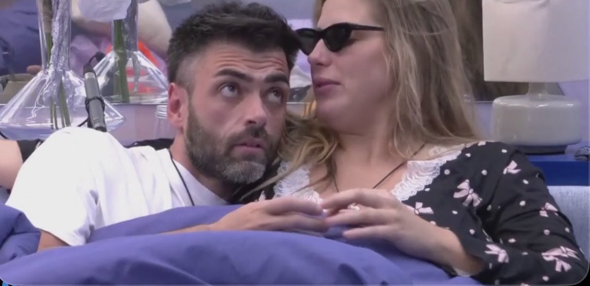 PrincessMonyeo's tweet image. Y comienza un nuevo día de babas y vaguería para YOSANA y su MUÑECO #GHVIP23O  #GHVIP240 #GHVIP8