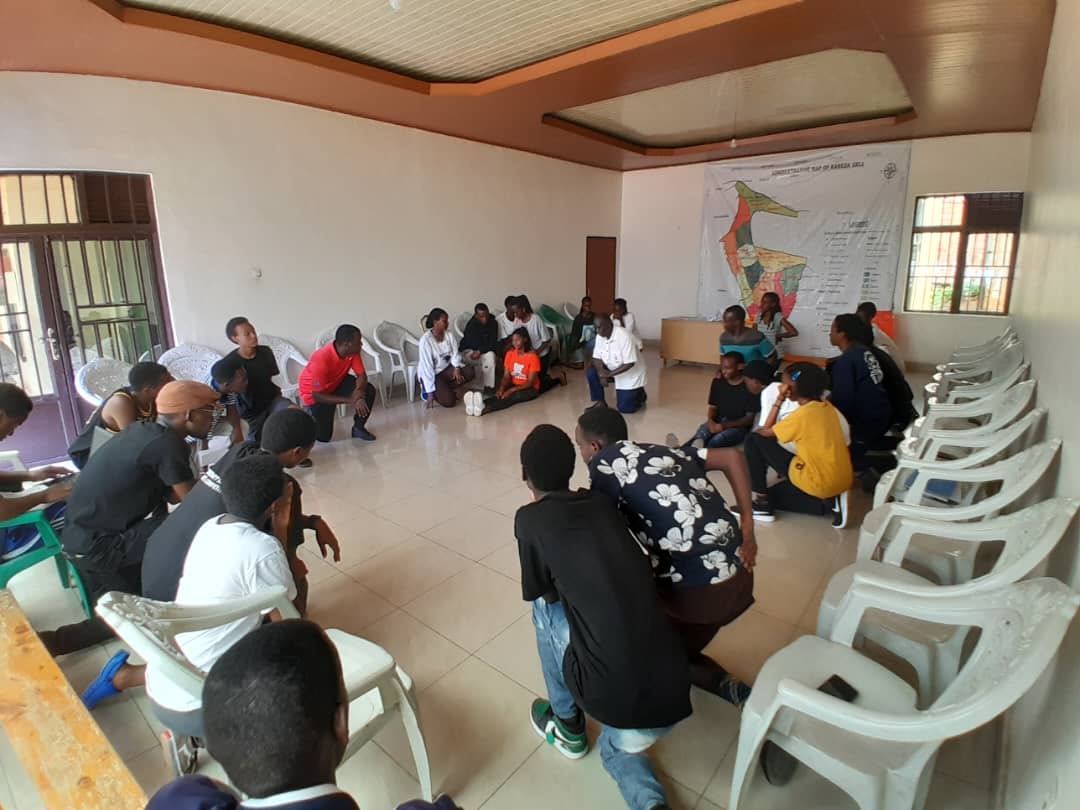 nyckanombe's tweet photo. Nonaha mu murenge wa Kanombe akagali ka kabeza intore ziri kurugerero inkomezabigwi XI ziriguhabwa amahugurwa kubutabazi bwibanze.@KanombeSector @KicukiroDistr @NYC_kicukiro @Rwandaredcross https://t.co/XWqbiSXA0R