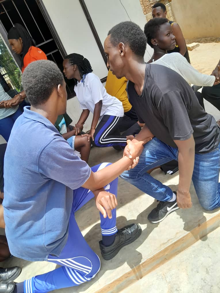 nyckanombe's tweet photo. Nonaha mu murenge wa Kanombe akagali ka kabeza intore ziri kurugerero inkomezabigwi XI ziriguhabwa amahugurwa kubutabazi bwibanze.@KanombeSector @KicukiroDistr @NYC_kicukiro @Rwandaredcross https://t.co/XWqbiSXA0R