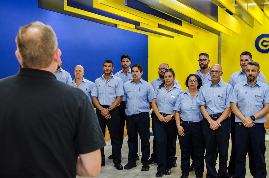 GuaguasLPA's tweet photo. PIII, PIII... ¡NUEVOS CONDUCTORES EN PLANTILLA 🚍!

Damos la bienvenida a los 17 primeros conductores, de un total de 35, de la nueva promoción que se incorporan para formar parte de nuestra empresa. 

Proceden de la bolsa de trabajo formada por los 173 aspirantes con mayor puntuación del último proceso de selección al que concurrieron más de 1.100 candidatos

¡Bienvenidos 💛🙌!

ℹ https://t.co/smQB5wyP2p