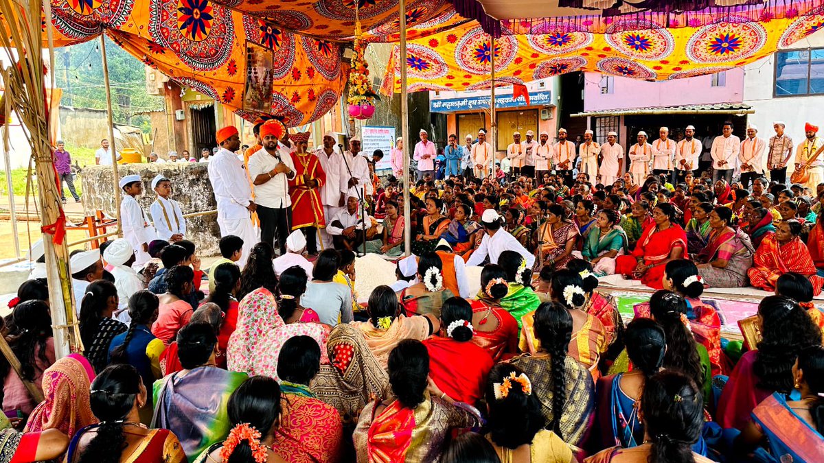 HebbalkarMrinal's tweet photo. ಬೋ��ನೂರ ಗ್ರಾಮದಲ್ಲಿ ನವರಾತ್ರಿ ಪ್ರಯುಕ್ತ ಏರ್ಪಡಿಸಿದ್ದ ಶ್ರೀ ಗ್ರಂಥರಾಜ ಜ್ಞಾನೇಶ್ವರಿ ಪಾರಾಯಣ ಕಾರ್ಯಕ್ರಮದಲ್ಲಿ ಭಾಗವಹಿಸಿದೆ.

बोकानूर गावात नवरात्रीनिमित्त आयोजित श्री ग्रंथराजा ज्ञानेश्वरी पारायण कार्यक्रमात भाग घेतला. https://t.co/LlsuVCEfDi