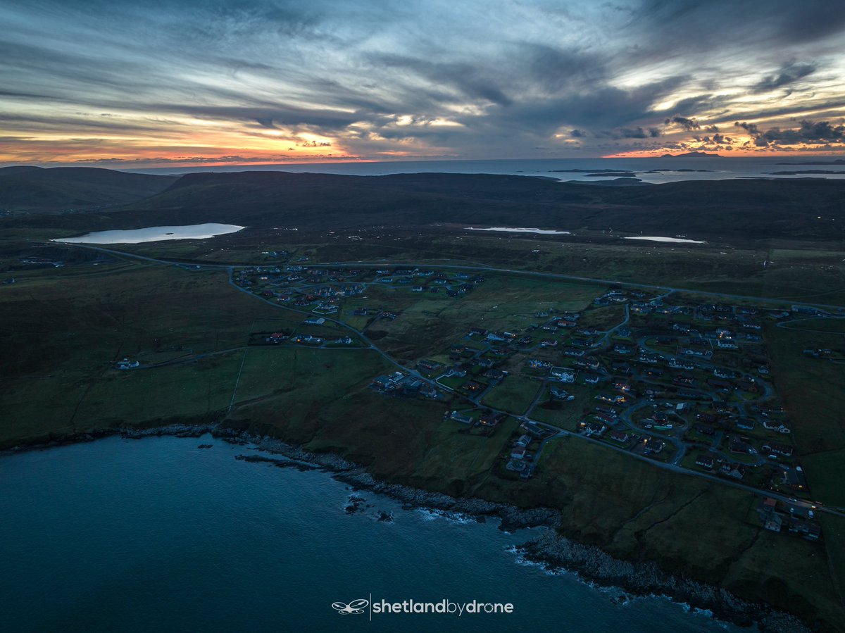 A long winter about to kick in. Sunset last night at 5.45pm over Gulberwick. It’s getting dark here early now but Foula looks resplendent in the distance! 💙 #shetland #promoteshetland #visitscotland #meandmydrone #bbcscotlandweather @promoteshetland @visitscotland @bbcweather