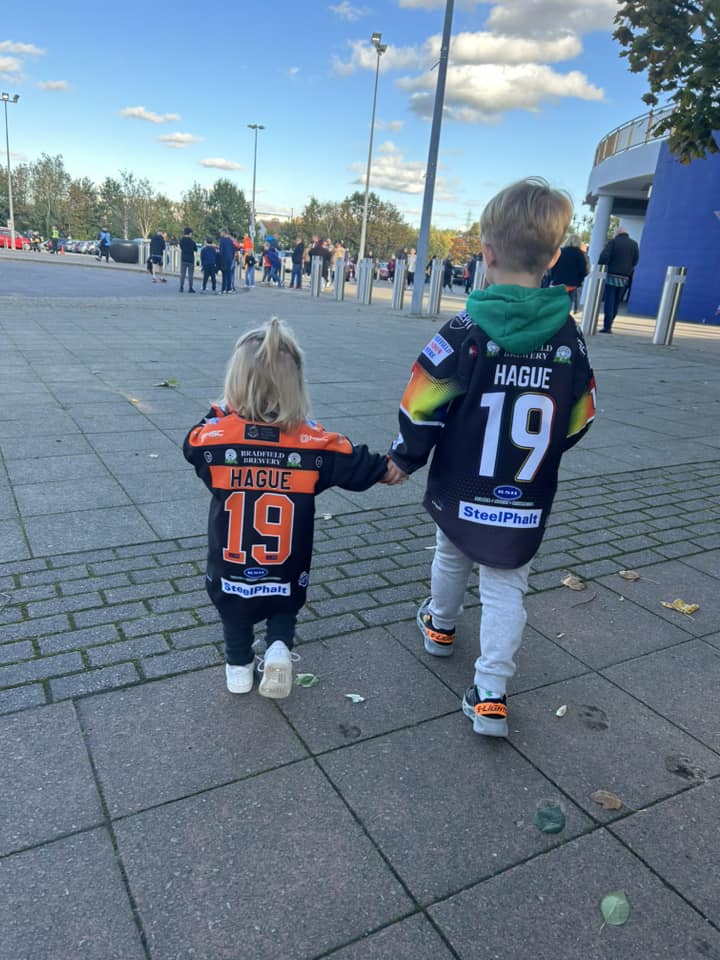 steelershockey's tweet image. 🍊🏒 Whose name is on the back of your shirt?

Steelers vs. Nottingham Panthers - Saturday at 7pm - Tickets: ticketmaster.co.uk/venueartist/43…

#BleedOrange | #SteelersHockey | #Sheffield | #Yorkshire