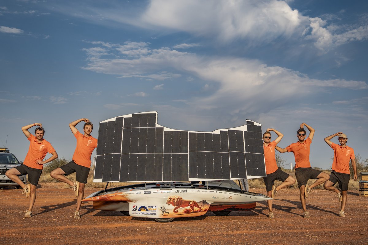 Nuna 12 is not the only one that's powered by the sun! We're at the end of day 3 and Nuna 12 as well as support are catching the last rays of sunlight. Still p3, we'll see what tomorrow brings #BWSC2023 #BrunelSolarTeam #Nuna12 #pushinglimits 📸 @hapevv