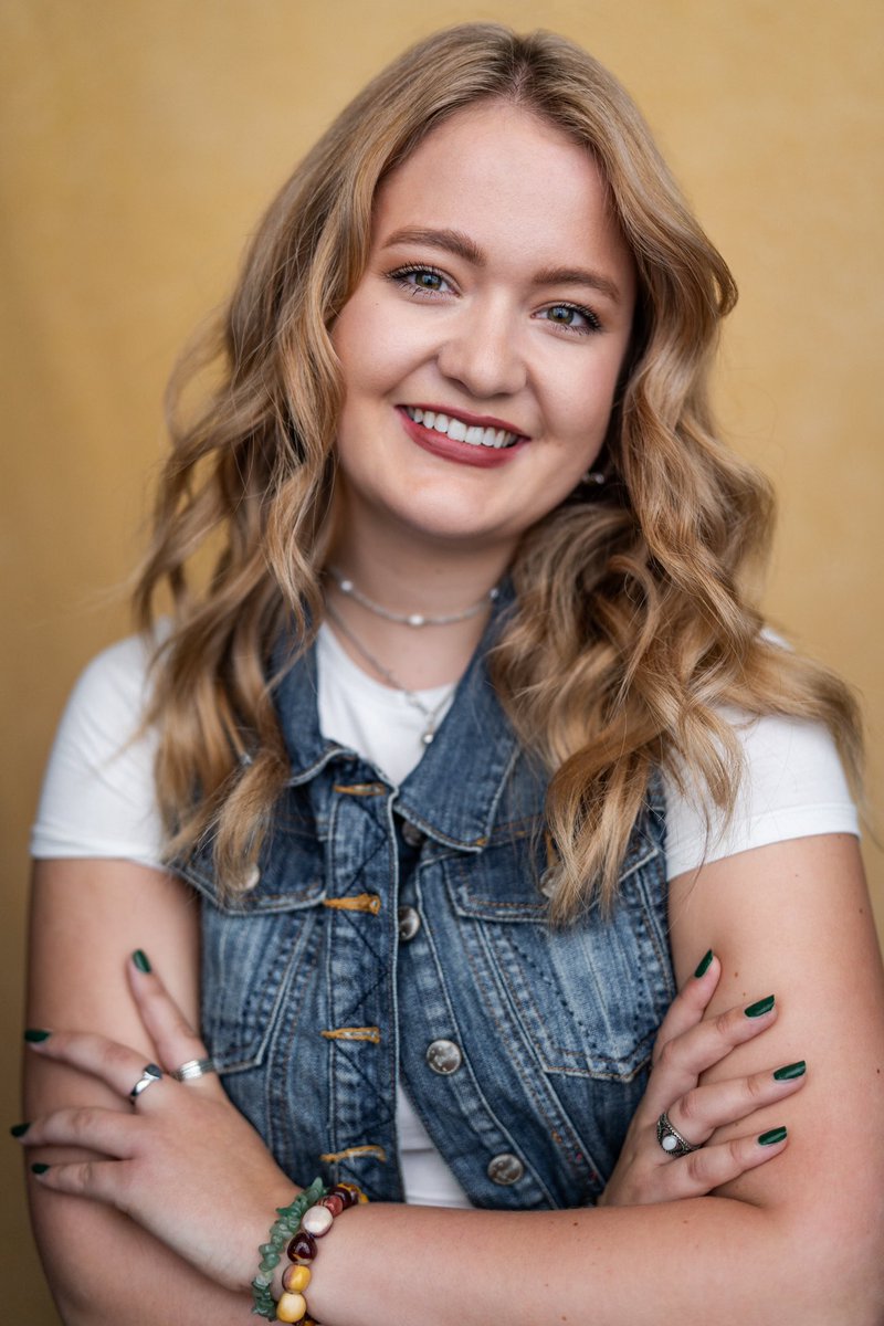 evaannbest's tweet photo. @yellowbellyfoto headshot update! Truly feeling myself in these, thanks a bunch 💐🌻🌼

#castingcall #ukactors #openbooks #televisioncasting #femaleactress #actressuk #actress https://t.co/rWldb81e8G