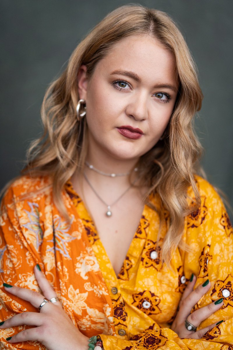 evaannbest's tweet photo. @yellowbellyfoto headshot update! Truly feeling myself in these, thanks a bunch 💐🌻🌼

#castingcall #ukactors #openbooks #televisioncasting #femaleactress #actressuk #actress https://t.co/rWldb81e8G