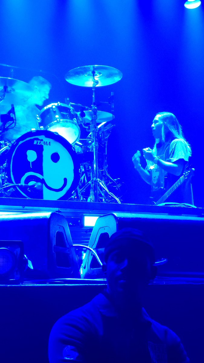 Sophia_Loudiere's tweet image. Fall Out Boy - Zénith de Paris - 23.10.23

Mon cœur fondait en voyant les gars 🫠
Plusieurs eye contact entre eux et moi, et des sourires, je vais jamais m'en remettre 😀😀😀