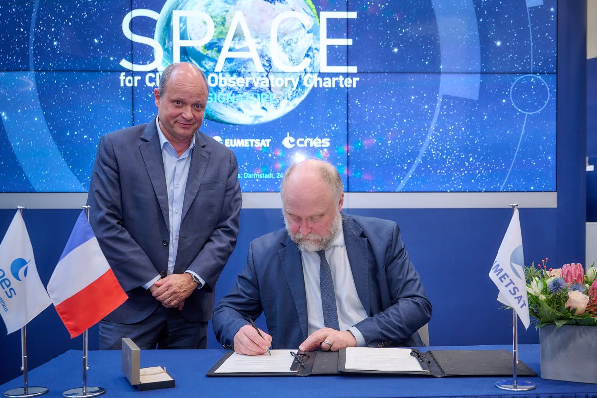 Today @eumetsat officially joined the @CNES-led Space for Climate Observatory at a special signing ceremony. This international initiative will strengthen global efforts to tackle the #ClimateCrisis and our climate-related 🛰️ data will help contribute 👏 bit.ly/3QrxOqj