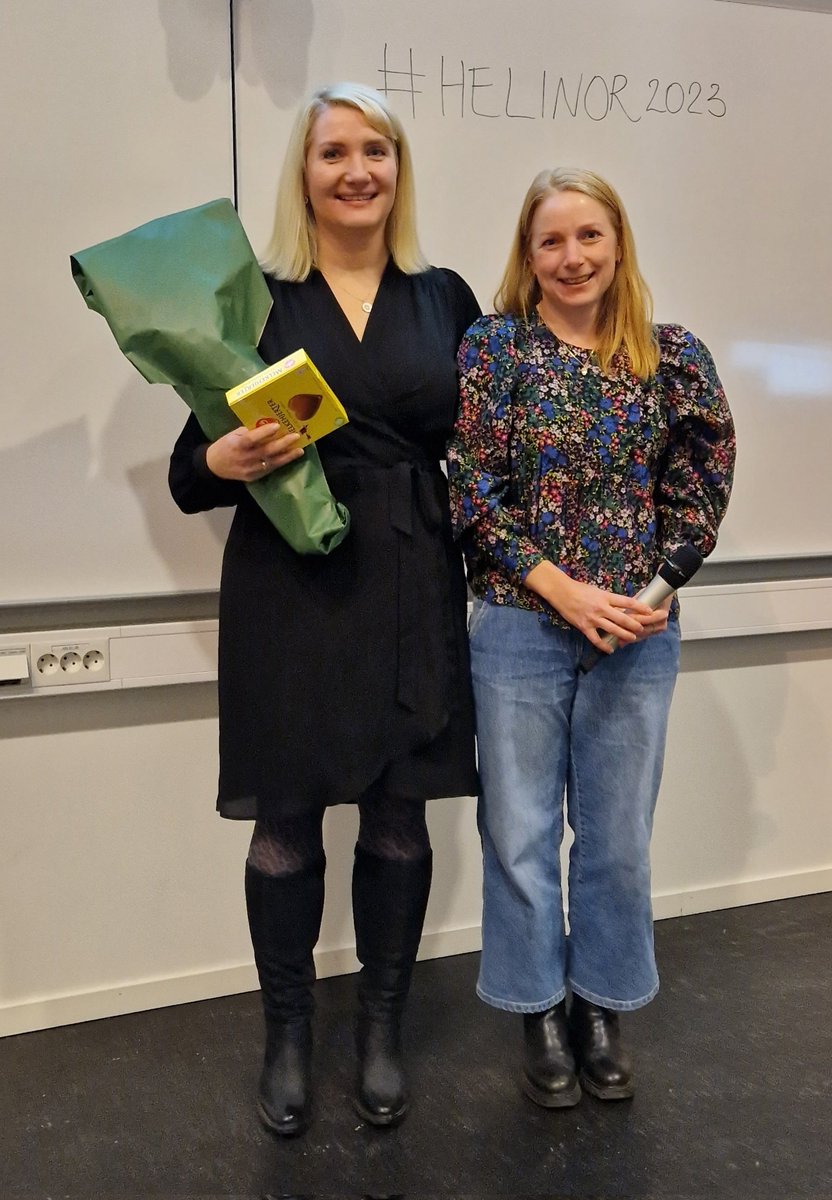 Helinor (@helinorresearch) on Twitter photo #helinor2023 nærmer seg slutten og vi klapper @drLindaStein v <a href="/UiTNorgesarktis/">UiT Norges arktiske universitet</a> ut av ledervervet hun har hatt siste året og vi ønsker <a href="/GunhildBrrs/">Gunhild Brørs</a> v <a href="/StOlavshospital/">St. Olavs hospital</a> velkommen som ny leder av <a href="/helinorresearch/">Helinor</a> for å fremme #helsekompetanseforskning i tiden fremover #helinor2023 nærmer seg slutten og vi klapper @drLindaStein v <a href="/UiTNorgesarktis/">UiT Norges arktiske universitet</a> ut av ledervervet hun har hatt siste året og vi ønsker <a href="/GunhildBrrs/">Gunhild Brørs</a> v <a href="/StOlavshospital/">St. Olavs hospital</a> velkommen som ny leder av <a href="/helinorresearch/">Helinor</a> for å fremme #helsekompetanseforskning i tiden fremover