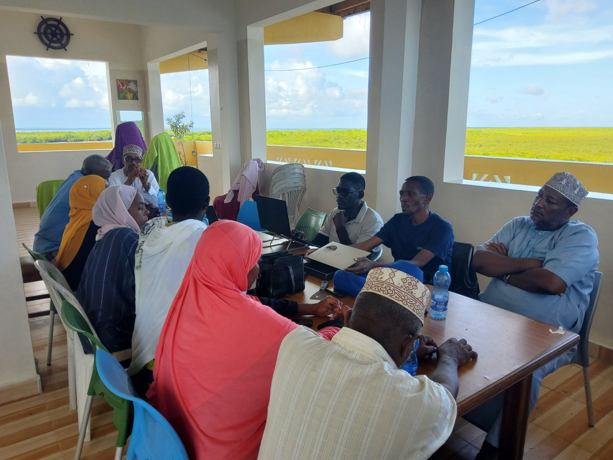 PANDAWE team had a great meeting with the community leaders  on mangrove restoration. The area MCA Abubakar graced the meeting@ Nature Conservancy 
#letpledgetopreserveourmangroves 
#Safetheplanet