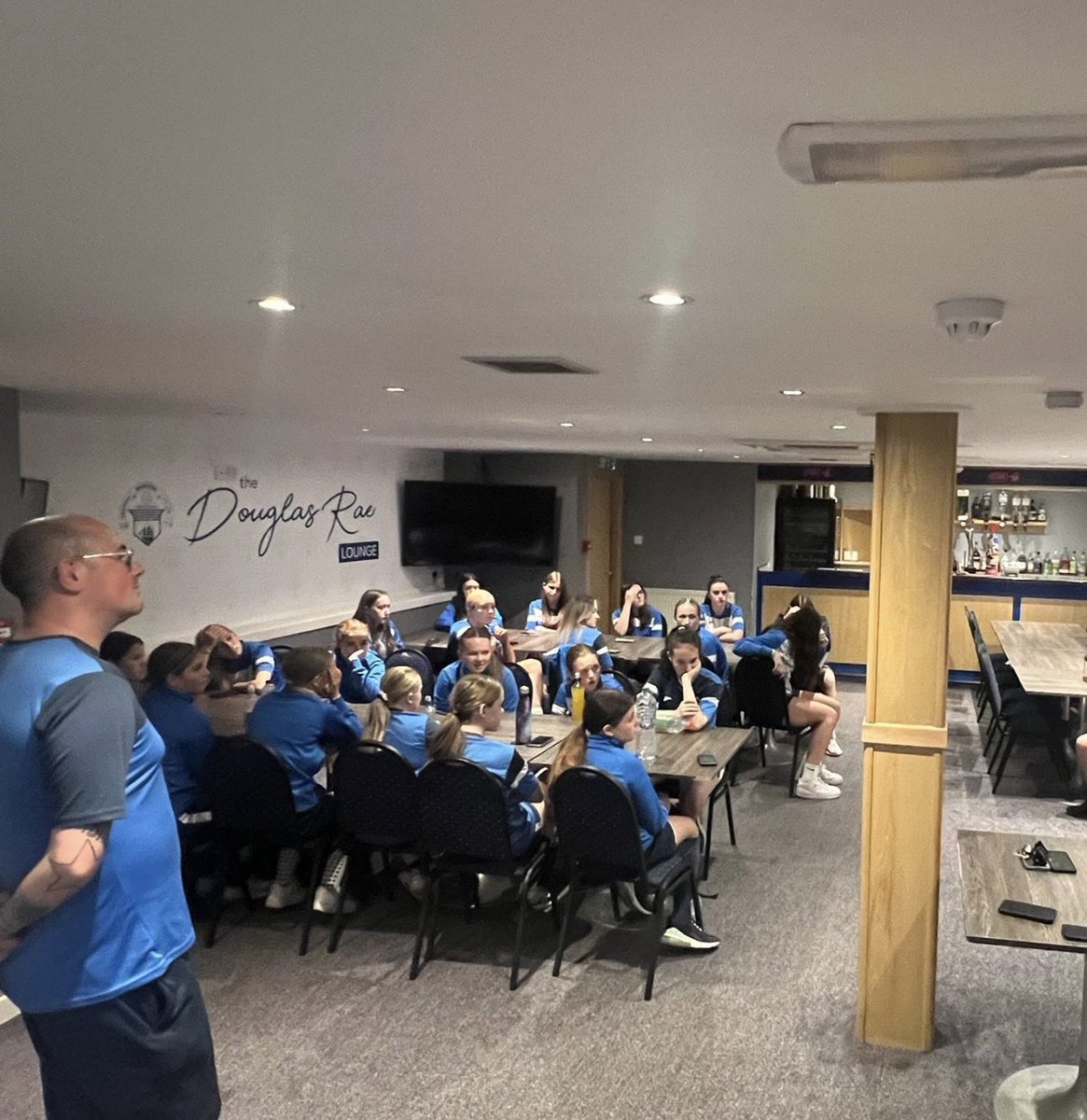mitcteams's tweet photo. Girls - 

Last night saw the final session of 4 of the #pitchinin project in partnership with @PoliceScotland and @ScotWFootball. 

At @MortonCommunity we are committed to enhancing our skills on and off the park to be better footballers and better people 💙🤍💛

#bethedifference https://t.co/AJa67qROiT