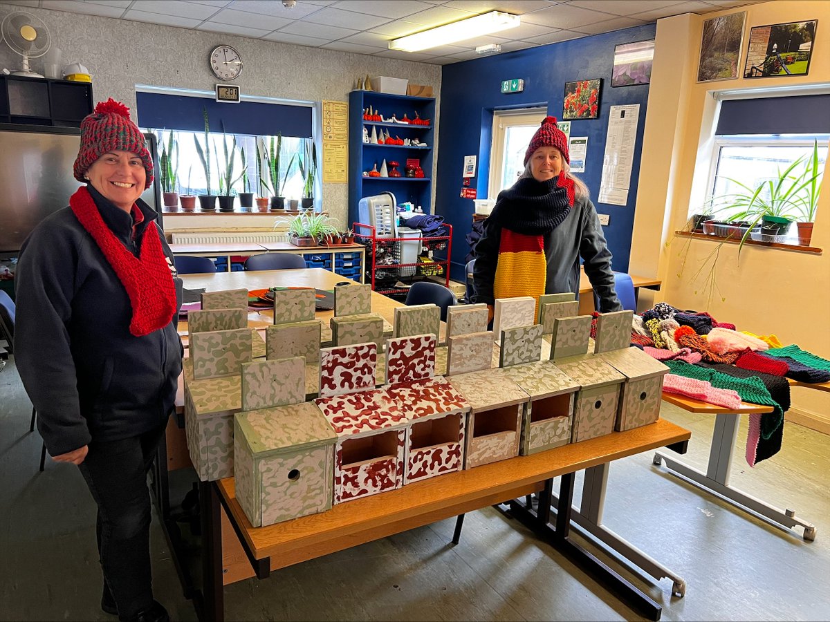 empscommunityp1's tweet photo. Notts UPW donating bird boxes and knitted items made in our evening workshops to Portland College for their Winter Fayre in November 🍂🐦#NottsUPW #Communitypayback https://t.co/cpNbQPBLvC