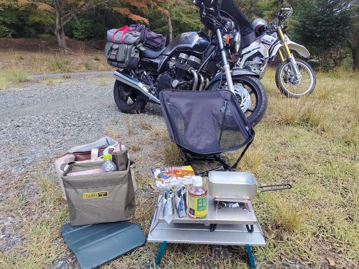 hidepon67's tweet photo. 先日、久しぶりにラーツー行ってきました。天気も暑くも寒くもなくかいてきでした。
#CB750 https://t.co/wXUJZTVLP0