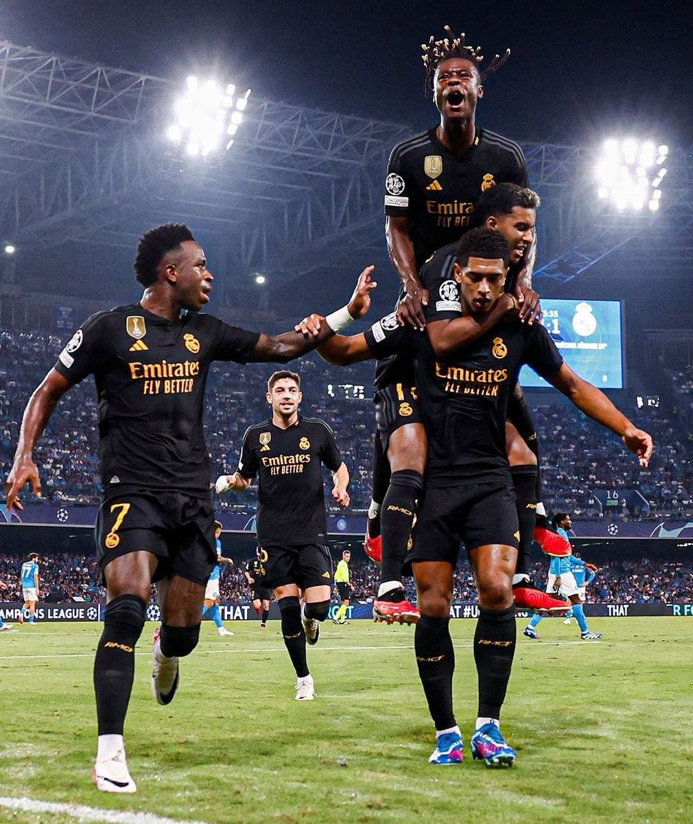 AdriRM33's tweet photo. Hoy juegan ellos, hoy juega el Real Madrid. 😍 https://t.co/2n7VJ2EL9L