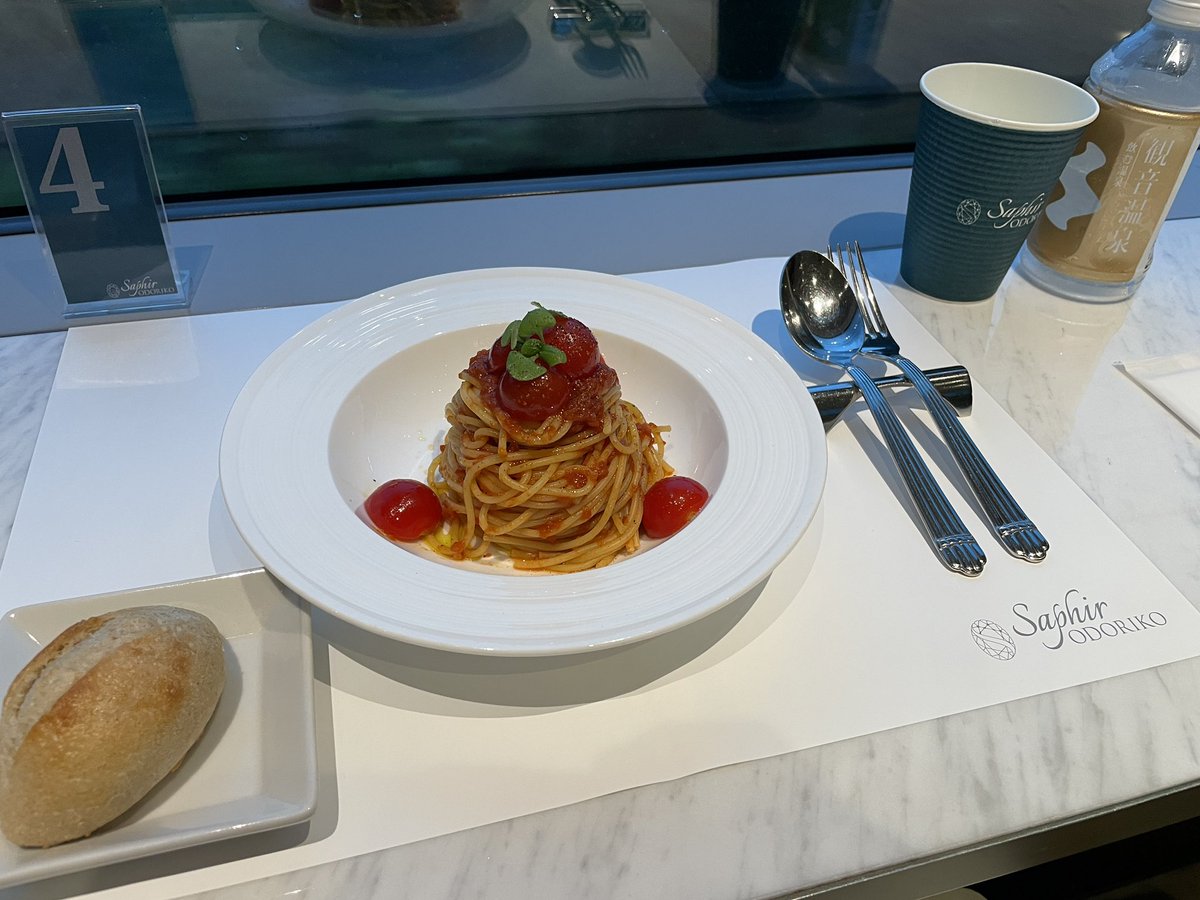 GourmetGradeB's tweet photo. 伊豆産フレッシュトマトのスパゲティ@ Ristorante HONDA
【サフィール踊り子車内】
トマトのスパゲティは、沿線のフレッシュなトマトの酸味が際立つシンプルでも素材のよさが光る味わい　またそこに合わせる上質なオリーブオイルの香りが非常に食欲をそそる https://t.co/7PRGSMxsHG