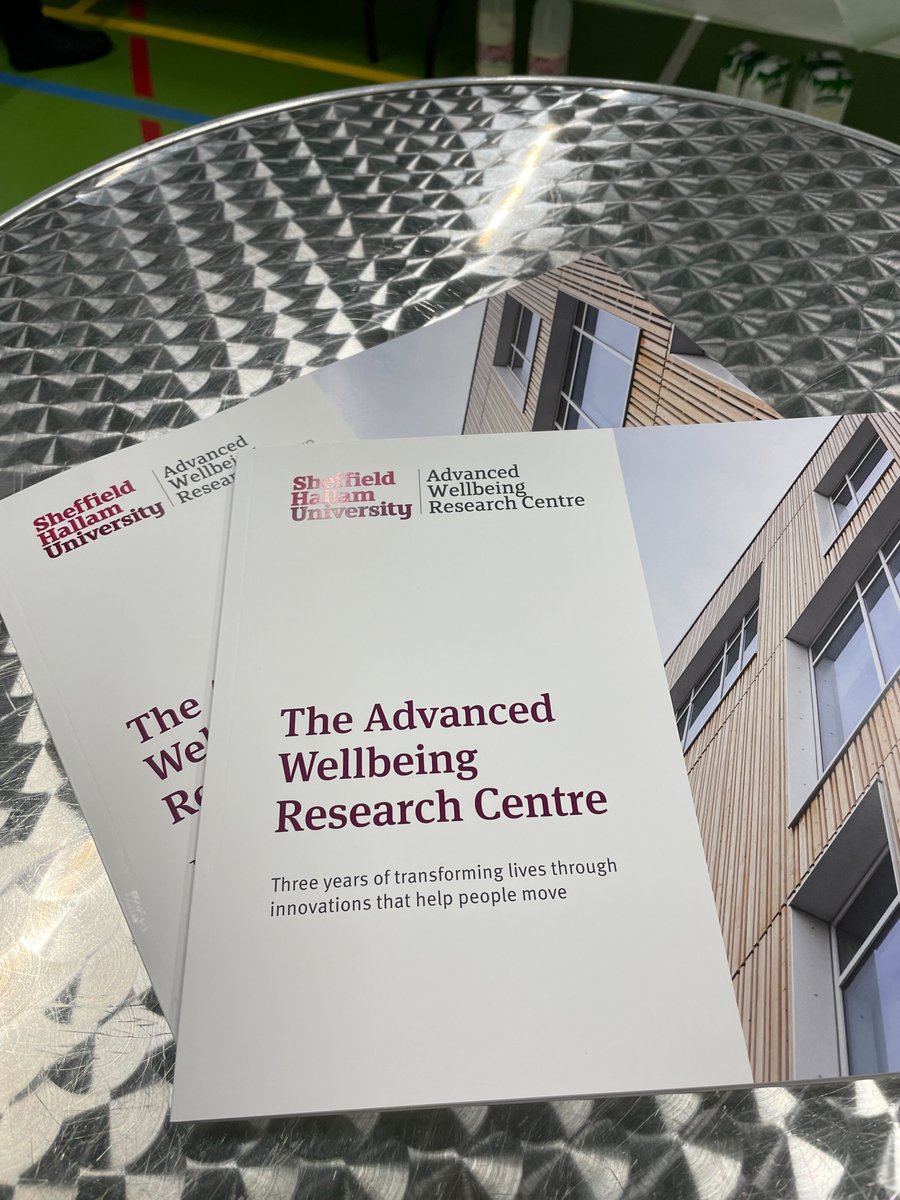 lenushealth's tweet photo. Great to be at @sheffhallamuni for the Advanced Well-being Research Centre @SoYoDHH launch! 🚀

Inspired by @Timchico on innovating to improve health outcomes?

Let's talk about digital tools and #AI to offset #WinterPressures and beyond ❄

#CommunityDiagnostics #VirtualWards https://t.co/drjRo9L6sX