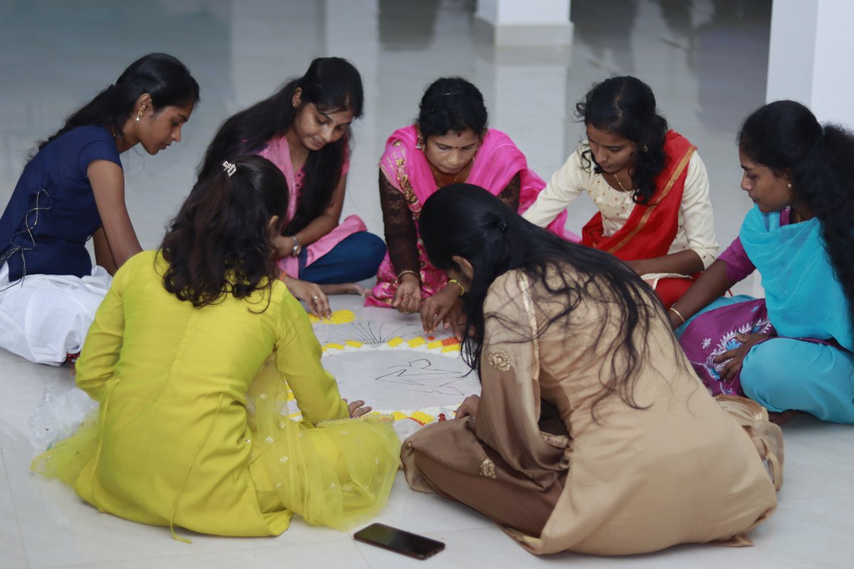 Apptimus_tech's tweet photo. Welcoming the divine energy and celebrating Navaratri's colors! May this auspicious event bring you joy, success, and blessings. Let's greet the goddess with warmth and devotion. 🌺🙏✨
#apptimus #teamapptimus #navaratriblessings https://t.co/d3jGzolcVn