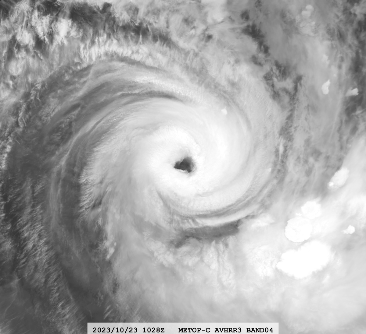 zeb199818's tweet photo. #01P Tropical Cyclone #LOLA
Satellite: #METOPC #AVHRR3
Time : 2023/10/23 1028Z https://t.co/Gvq3cBXt2t