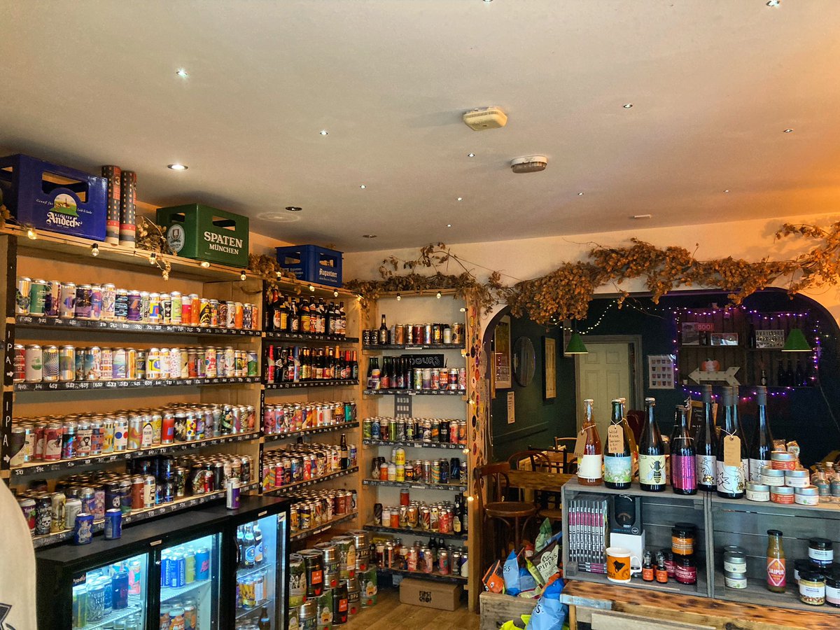 Hello Tuesday in all your rainy glory!
We're here until 5 for your tricks and treats
Or maybe grab a cheeky daytime pint in the back 🍻 #bottleshop #taptoom #takeoutdrinkin #sheffieldissuper #indiesheffield #shopsmall