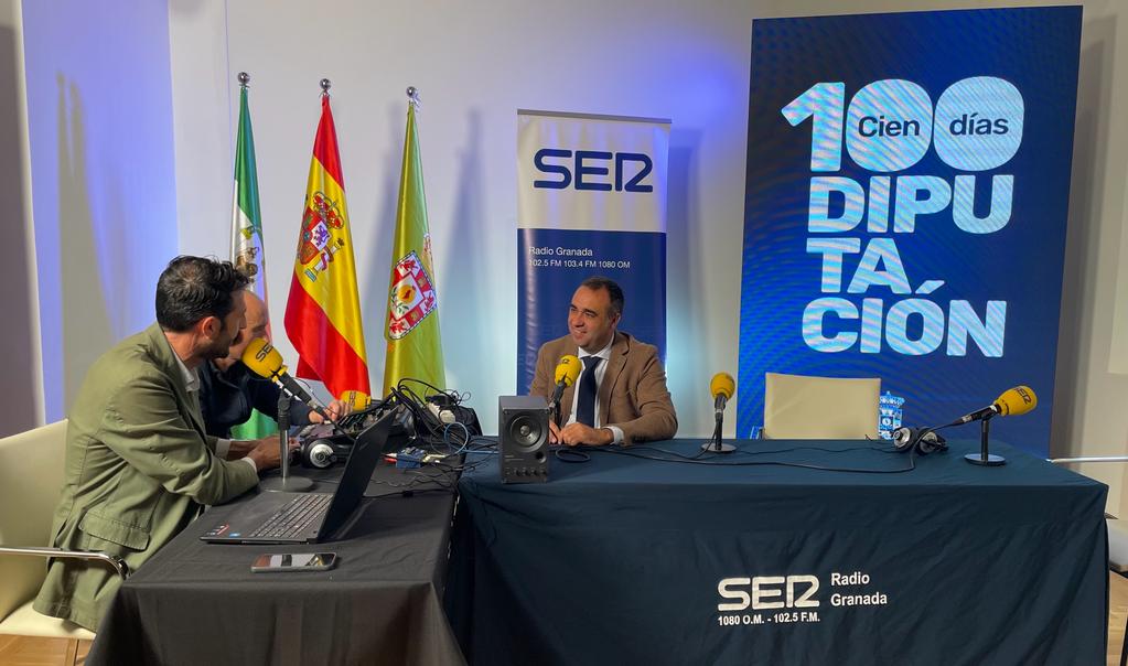 franalhendin's tweet photo. Compartimos hoy con los oyentes de @radiogranada el trabajo que estamos desarrollando en @dipgra para llenar Granada de vida.

Cumplimos 100 días al frente de la institución  con el firme compromiso de transformar nuestra provincia. https://t.co/0bUxEG5UJe
